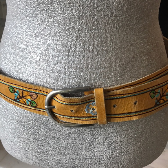 Accessories - Floral Embroidered Mustard Leather Belt M EUC